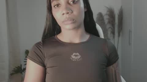 miss_benz online show from November 8, 2025, 3:39 am