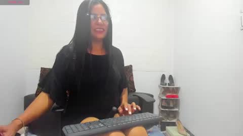 Snapshot of miss_clarepocahose chatting on June 12, 2026, 3:27 am Clare PocaHose online show from June 12, 2026, 3:27 am