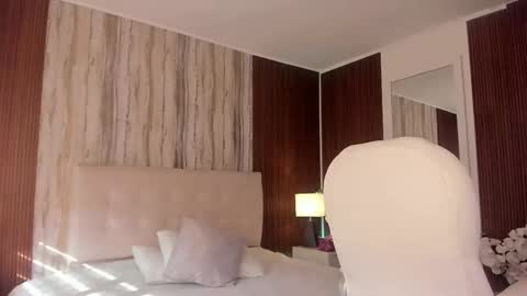 CANDELA CASTRO  online show from March 9, 2026, 12:31 pm