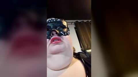 Snapshot of miss_ella_rose chatting on June 18, 2026, 3:29 am miss_ella_rose online show from June 18, 2026, 3:29 am