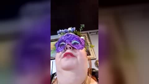 Snapshot of miss_ella_rose chatting on June 19, 2026, 2:49 am miss_ella_rose online show from June 19, 2026, 2:49 am