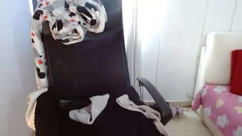 Miss Evoleth online show from November 13, 2025, 3:33 pm