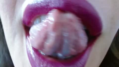 Snapshot of miss_evoleth2 chatting on July 7, 2026, 12:02 am Miss Evoleth online show from July 7, 2026, 12:02 am