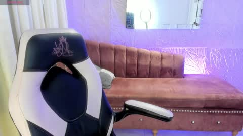 Snapshot of miss_isabella_m chatting on April 30, 2026, 2:01 pm Isabella online show from April 30, 2026, 2:01 pm
