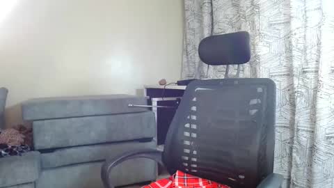 miss_kiiki online show from February 12, 2025, 8:27 am