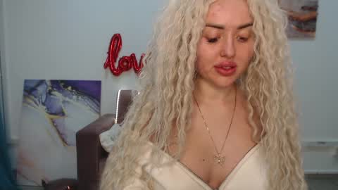 miss_kiten online show from February 8, 2025, 3:41 am