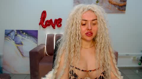 miss_kiten online show from February 9, 2025, 2:38 am