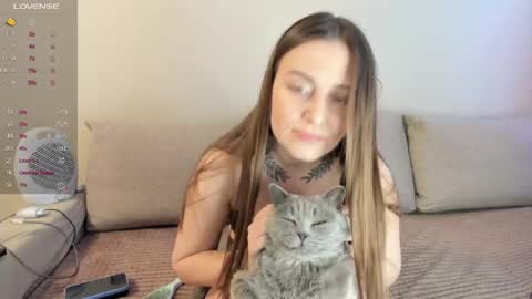 Snapshot of miss_kitty13 chatting on May 15, 2026, 2:40 am Kitty online show from May 15, 2026, 2:40 am