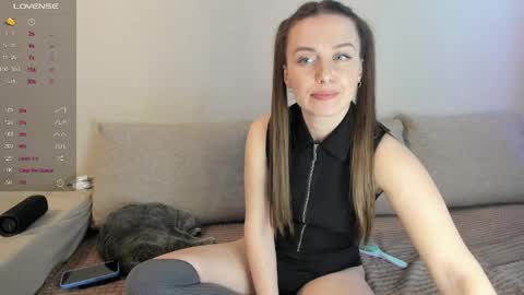 Snapshot of miss_kitty13 chatting on May 18, 2026, 4:07 am Kitty online show from May 18, 2026, 4:07 am