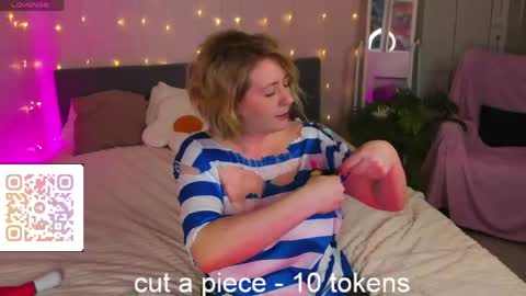 miss_lisaa online show from May 22, 2026, 2:30 am