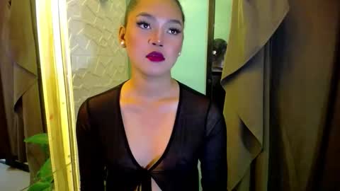 Snapshot of miss_precious_xx chatting on May 10, 2026, 8:52 am Precious online show from May 10, 2026, 8:52 am