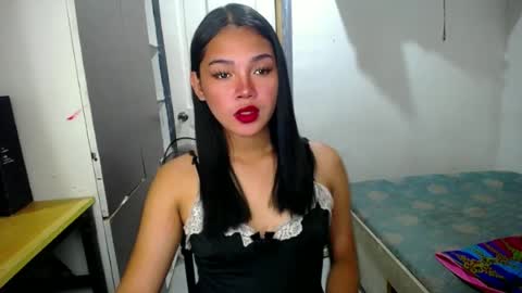 Snapshot of miss_precious_xx chatting on June 23, 2026, 6:11 am Precious online show from June 23, 2026, 6:11 am
