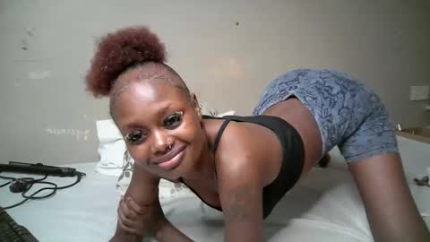 miss_pretty01 online show from April 24, 2026, 12:51 pm