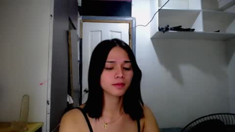 Snapshot of miss_rona_xoxo chatting on July 22, 2026, 12:52 pm Rona online show from July 22, 2026, 12:52 pm