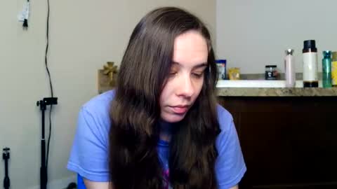 Bella online show from June 5, 2026, 3:02 am