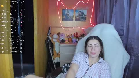 Snapshot of miss_tasy chatting on March 8, 2025, 3:35 pm Melanie January 15th is my birthday there will be an interesting show online show from March 8, 2025, 3:35 pm