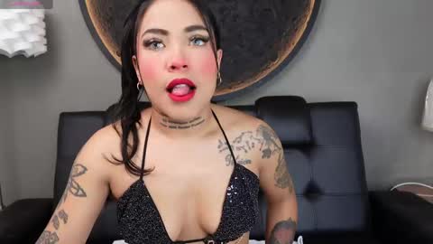 Vaiolette online show from May 15, 2026, 11:06 am