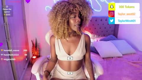 Tay Tay Independent Model   online show from December 5, 2024, 8:33 am