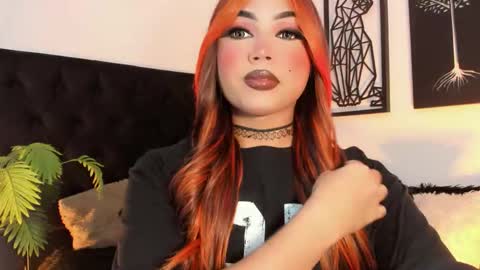 miss_zz online show from September 19, 2025, 7:03 pm