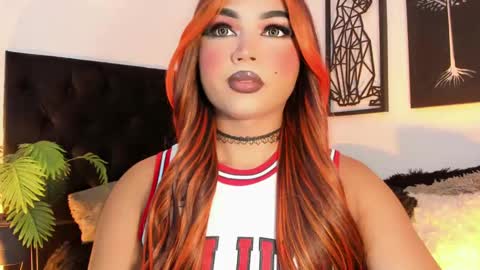 miss_zz online show from September 21, 2025, 2:51 pm