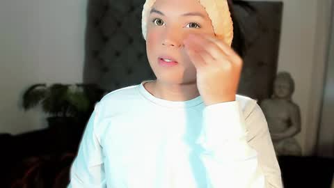 miss_zz online show from April 12, 2026, 12:10 pm