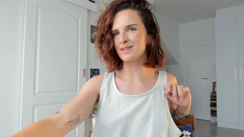 Alexandra Thorn online show from March 5, 2026, 10:33 am