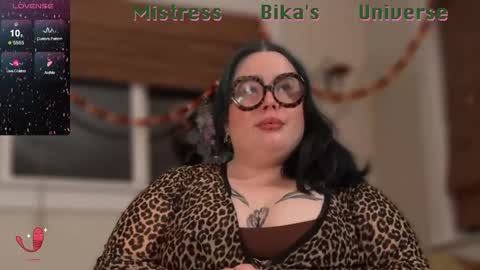 Snapshot of missbika chatting on February 15, 2025, 6:33 am Miss Bika online show from February 15, 2025, 6:33 am