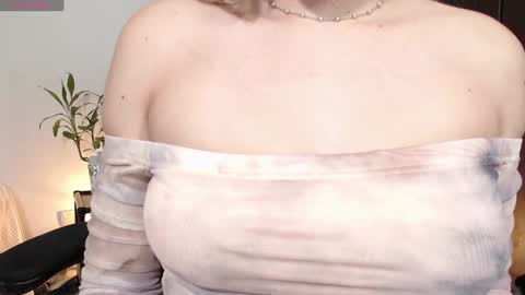 Snapshot of missblair12 chatting on February 8, 2025, 2:16 pm MissBlair online show from February 8, 2025, 2:16 pm