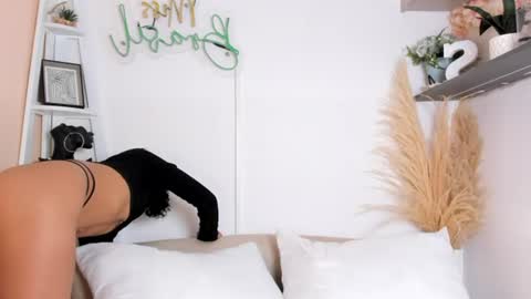 Snapshot of missbrasil_ chatting on June 20, 2026, 12:08 pm Sara Vanegas online show from June 20, 2026, 12:08 pm