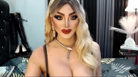 Snapshot of misschannel4sub chatting on February 16, 2025, 9:59 pm PRIESTESS CHANNEL online show from February 16, 2025, 9:59 pm