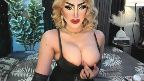 Snapshot of misschannel4sub chatting on October 26, 2025, 10:04 pm PRIESTESS CHANNEL online show from October 26, 2025, 10:04 pm
