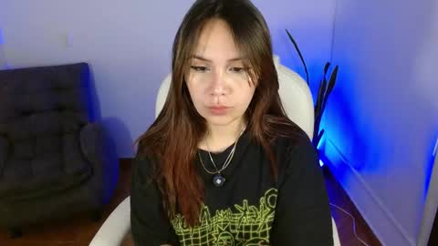 Daphne  online show from October 19, 2025, 3:01 pm