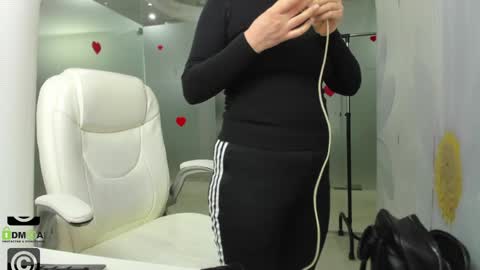 Miss Domina online show from April 4, 2026, 2:43 am