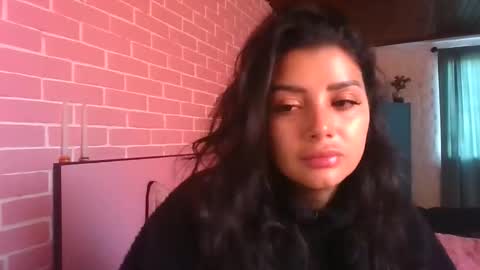 melodie  online show from September 12, 2025, 11:32 am