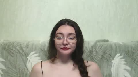Snapshot of missis_mona chatting on December 8, 2024, 4:04 am missis mona online show from December 8, 2024, 4:04 am