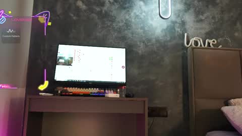 misskristel online show from September 24, 2025, 5:44 am