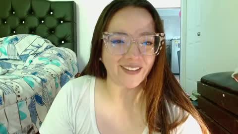 eva   online show from February 28, 2025, 2:53 pm