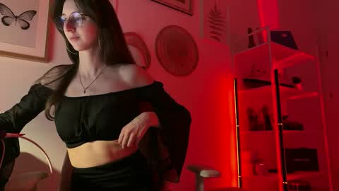 misslalii online show from March 12, 2026, 7:20 pm