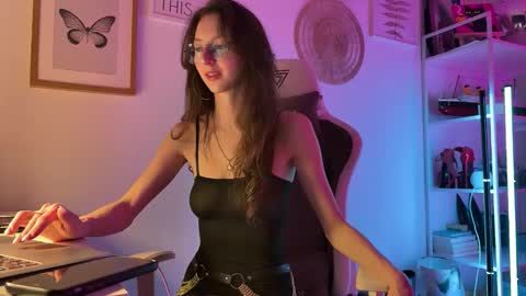Snapshot of misslalii chatting on May 26, 2026, 7:43 pm misslalii online show from May 26, 2026, 7:43 pm