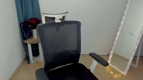 Snapshot of missmiamiss chatting on May 7, 2026, 1:05 pm Mia online show from May 7, 2026, 1:05 pm
