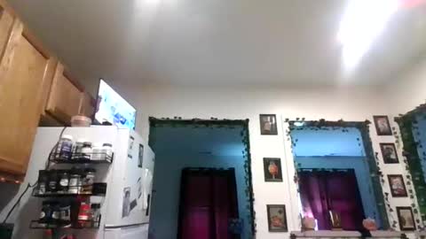 MissMona online show from April 7, 2026, 10:53 pm