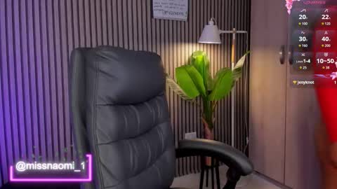 Snapshot of missnaomi_ chatting on September 24, 2025, 3:21 am Naomi online show from September 24, 2025, 3:21 am