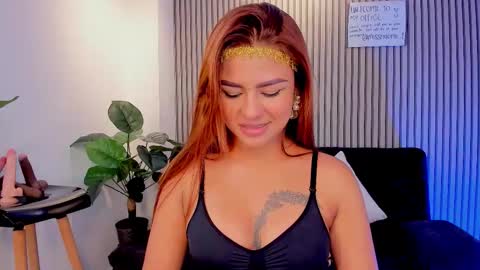 Snapshot of missnaomi_ chatting on October 21, 2025, 12:00 am Naomi online show from October 21, 2025, 12:00 am