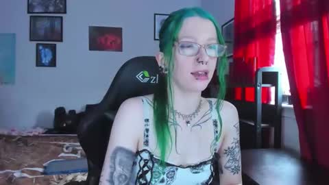 Snapshot of missnikkivill chatting on May 27, 2026, 6:27 pm Mistress Nikki Vill online show from May 27, 2026, 6:27 pm