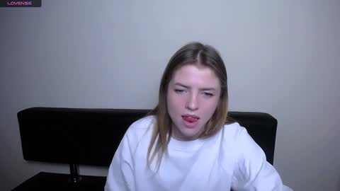 Olivia online show from December 10, 2024, 1:44 pm