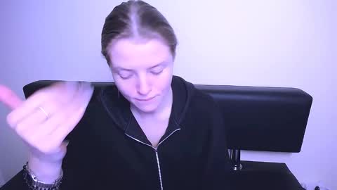 Olivia online show from February 4, 2025, 1:38 pm