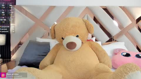 Snapshot of misspaulina__ chatting on January 15, 2025, 12:41 am Pau Giraldo online show from January 15, 2025, 12:41 am