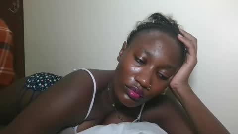 pretty gal online show from December 4, 2025, 10:07 pm