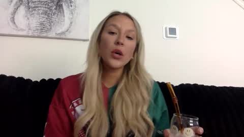 Alyssa online show from April 23, 2026, 7:16 pm