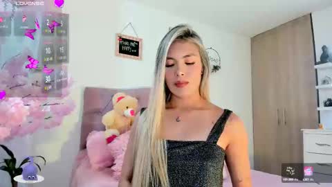 ... Independent model online show from September 25, 2025, 4:38 am